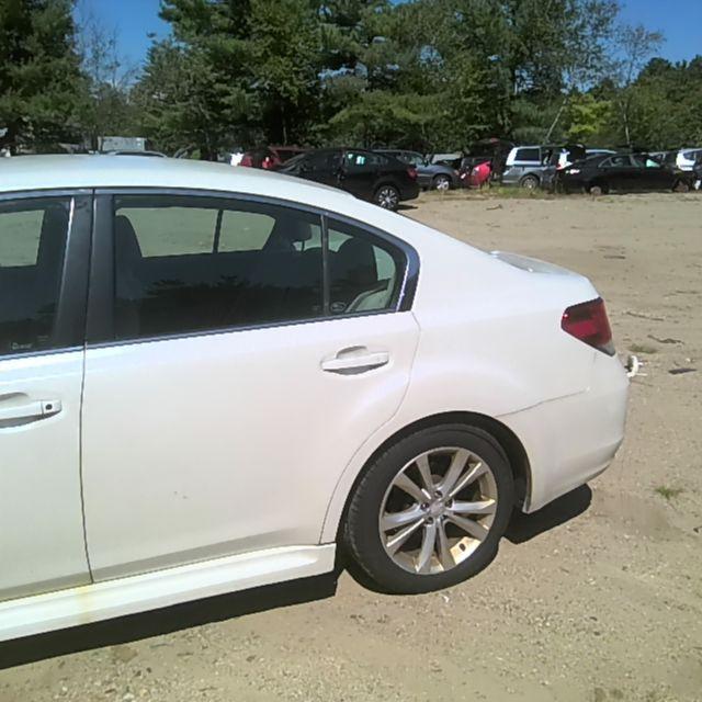 2014 Subaru Legacy WHITE Photo 8