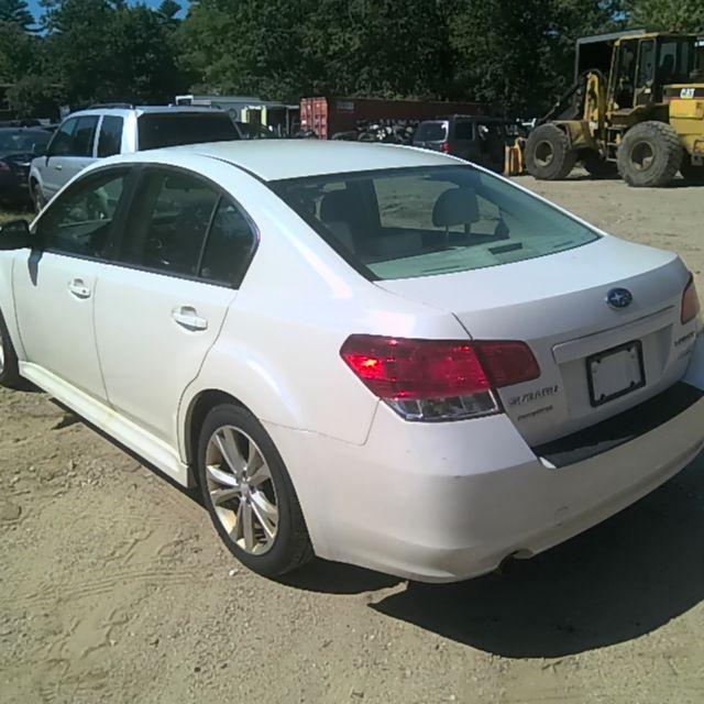 2014 Subaru Legacy WHITE Photo 9