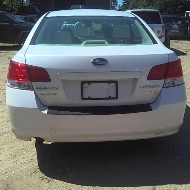 2014 Subaru Legacy WHITE Photo 10