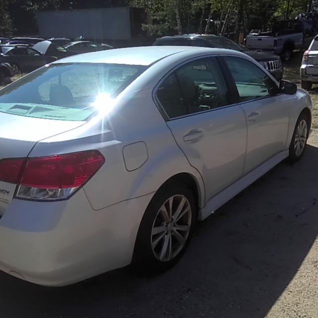 2014 Subaru Legacy WHITE Photo 13