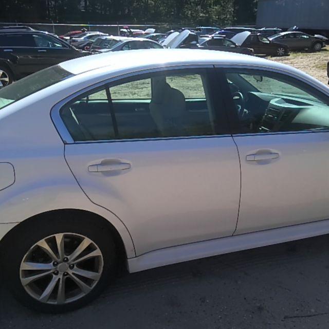 2014 Subaru Legacy WHITE Photo 14