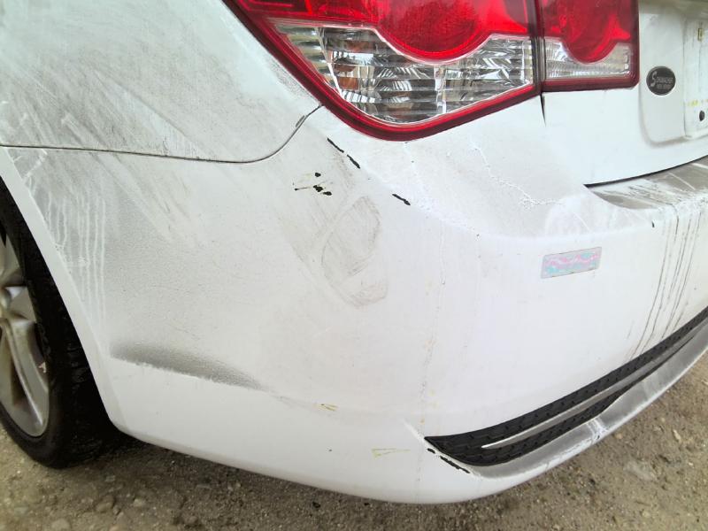 2015 Chevrolet Cruze WHITE Photo 8