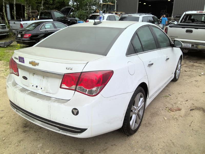 2015 Chevrolet Cruze WHITE Photo 11