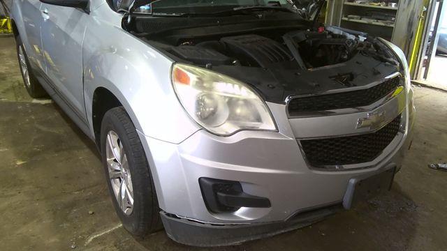 2015 Chevrolet Equinox SILVER Photo 4