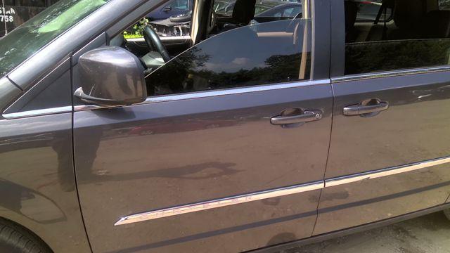 2015 Chrysler Town & Country GRAY Photo 5