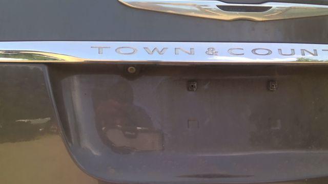 2015 Chrysler Town & Country GRAY Photo 14