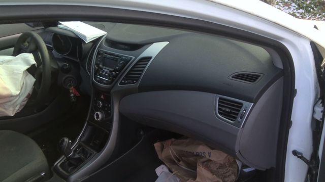 2015 Hyundai Elantra WHITE Photo 7