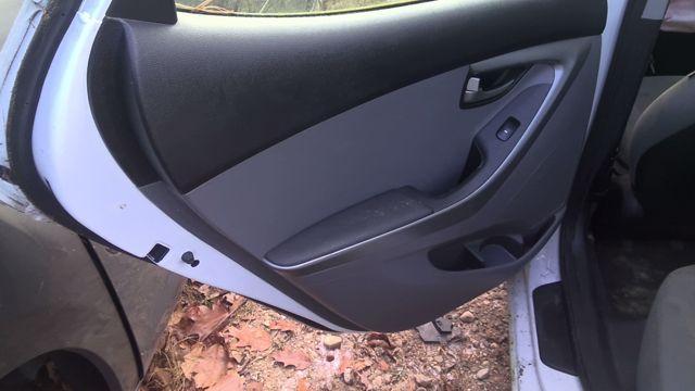 2015 Hyundai Elantra WHITE Photo 11