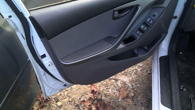 2015 Hyundai Elantra WHITE Photo 12