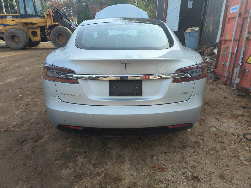 2017 Tesla Model S Photo 12