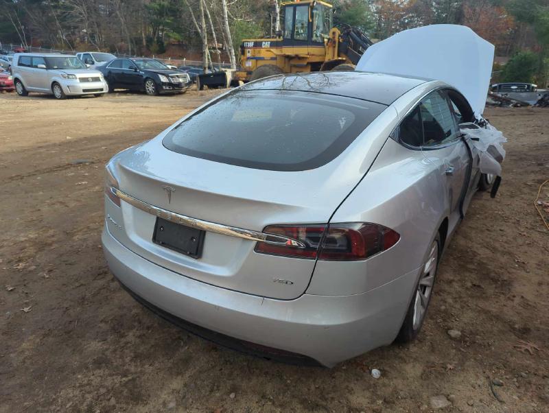 2017 Tesla Model S Photo 13